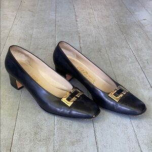 FERRAGAMO Classic Black Heels Shoes, 7